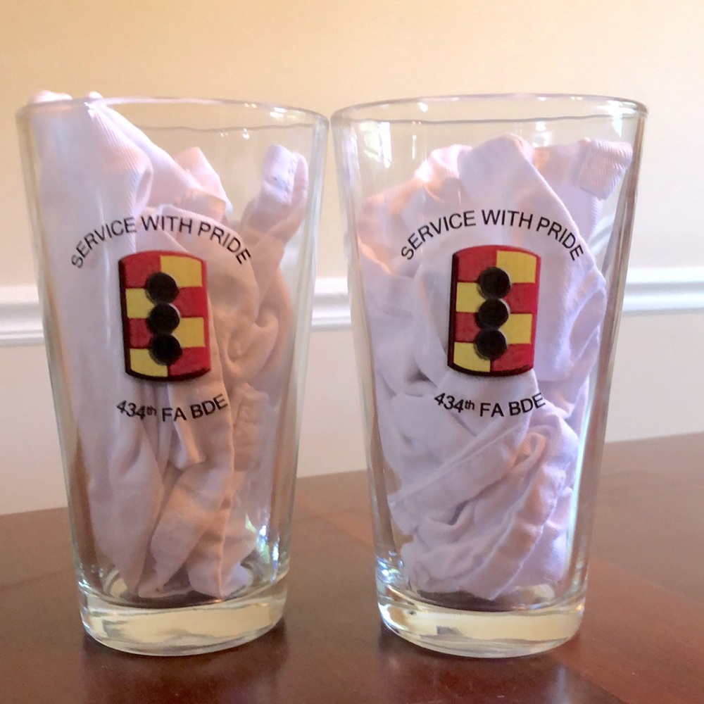 US Army 434th Field Artillery Brigade pint glasses military memorabilia